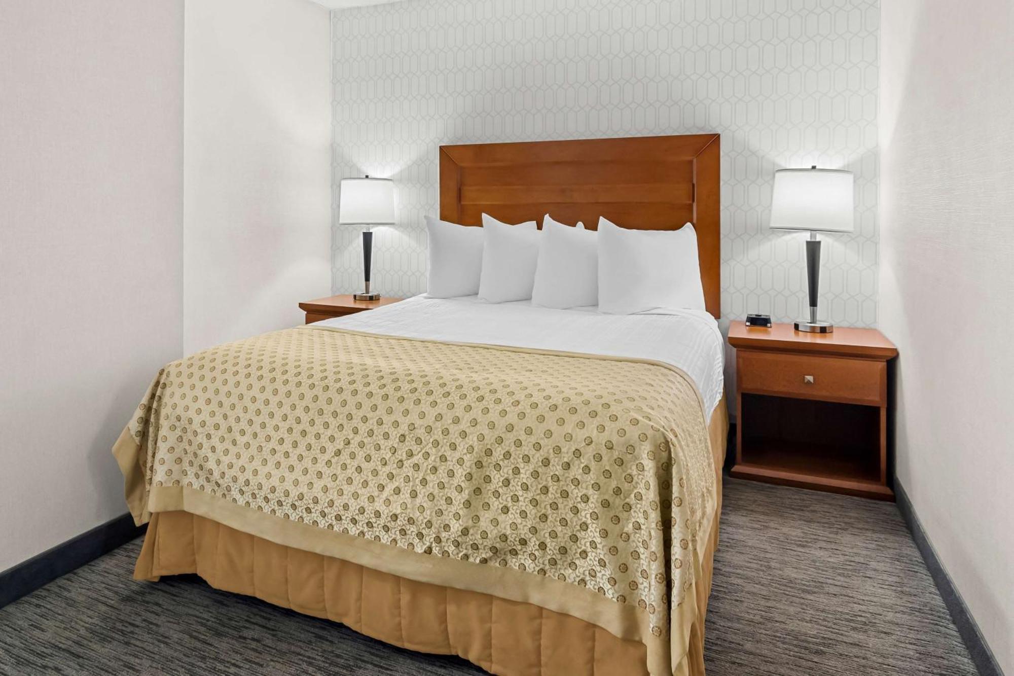 Best Western Plus Langley Inn Ngoại thất bức ảnh